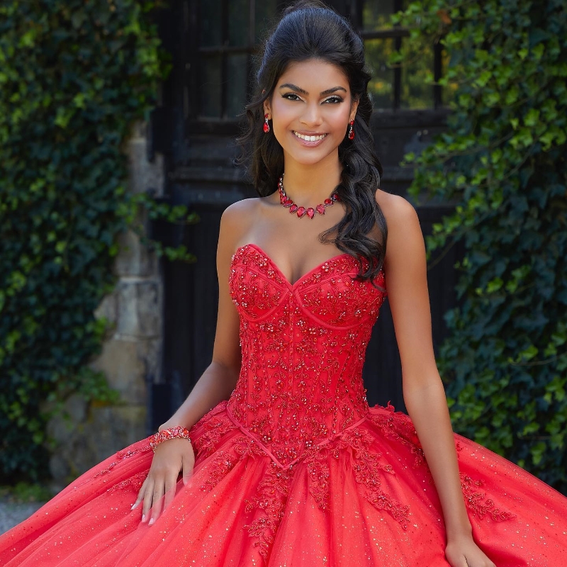 Sparkly vermelho quinceanera vestidos querida 2024 contas appliqued cristal doce 16 vestidos de baile vestido pageant 15 vestido xv anos