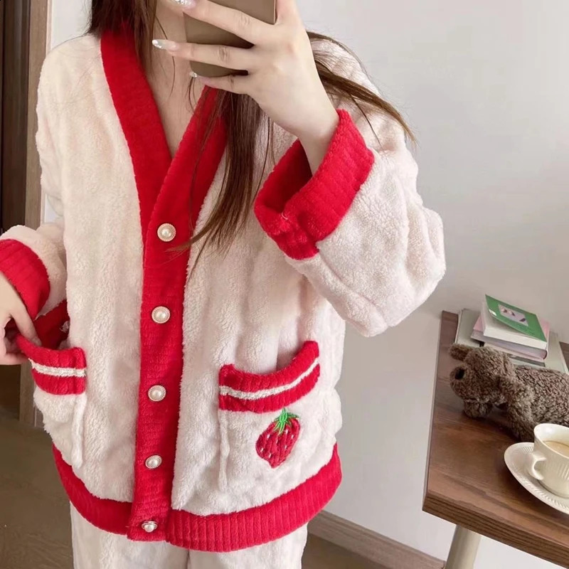 Strawberry Print Sleepwear Women Pajamas Set Winter Fleece Velvet Home Suit Sleep Fluffy Korean Piiama Warm Night Wear 240202