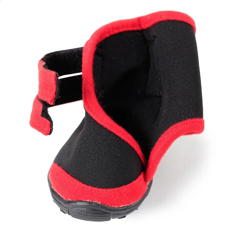 Bottes imperméables pour chiens, chaussures de course pour l'extérieur, pour chiens de taille moyenne et grande, avec sangles de fixation et semelle antidérapante robuste, 240119