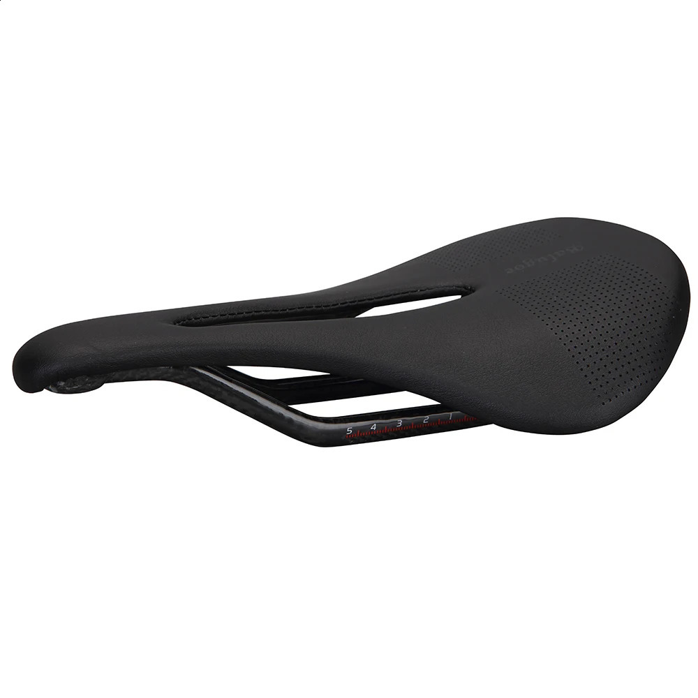 Balugoe Carbonleather Road Bike Saddle MTB Bicycle Saddles Mountain Racing Pu Breattable Soft Seat Cushion 240131