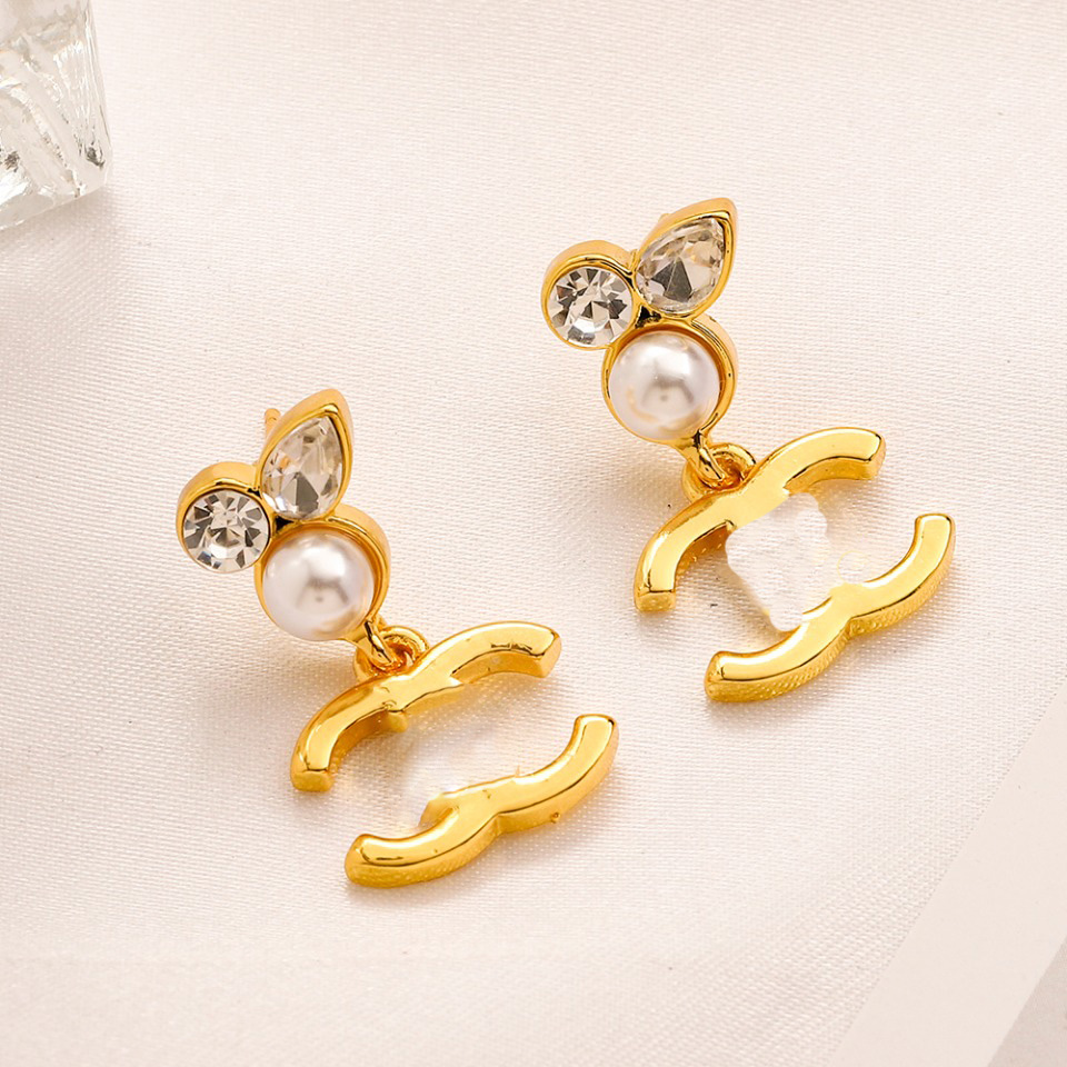 Boucles d'oreilles Boucles d'oreilles créateurs Boucles d'oreilles créateur petites boucles d'oreilles parfumées Bijoux copine Cadeau anniversaire Bijoux Saint Valentin