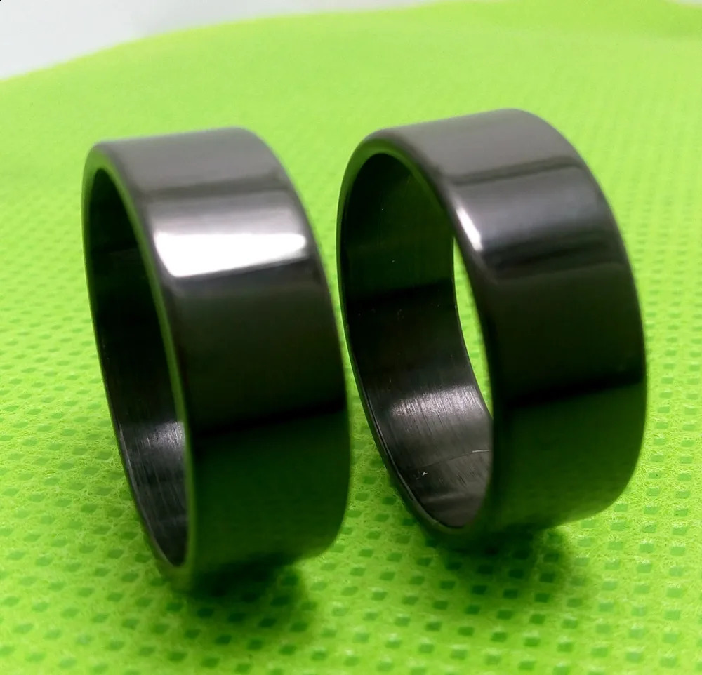anneaux noirs en acier inoxydable 8mm hommes classiques en acier inoxydable anneaux de mariage en gros bijoux 240129