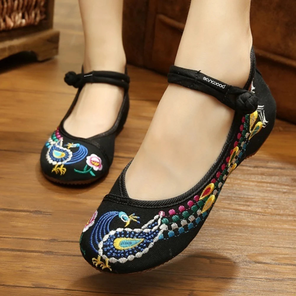 Eingetroffene Damenschuhe im chinesischen alten Peking-Stil mit Phoenix-Blume bestickt, flache Schuhe 240202