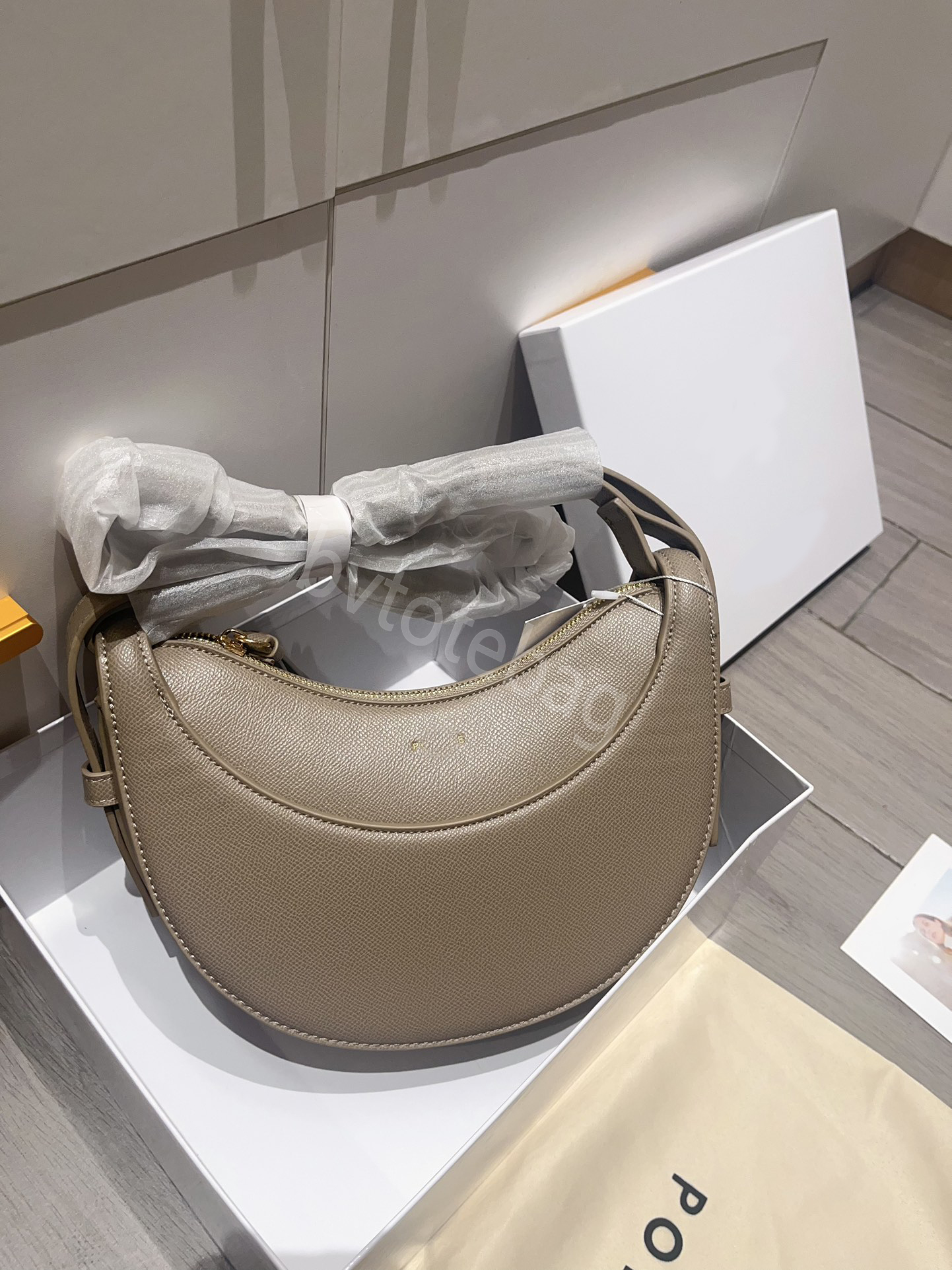 2024 designer bag polen Luxury pure cowhide half moon bag Numero style crossbody bag dumplings bag fashionable and classic women's bag top quality with dust bag