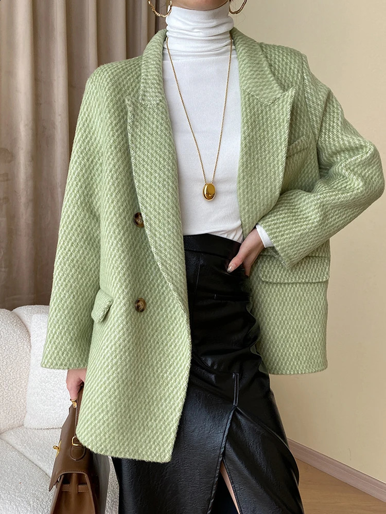 EAM Cappotto di lana a maniche lunghe a forma di verde di grandi dimensioni con vestibilità ampia e vestibilità ampia Giacca da donna a maniche lunghe con risvolto Moda Autunno Inverno 1DH0667 240123
