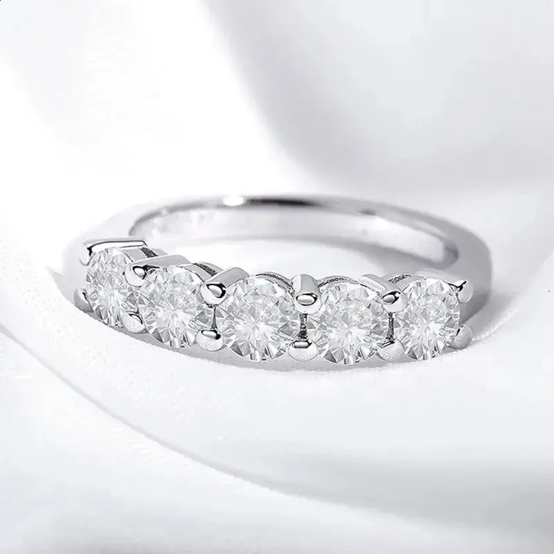 Białe złoto D Color 4 mm Pierścień dla kobiet 15ct Stone Match Diamond Wedding Pround Bride S925 Srebrny Gra 240130