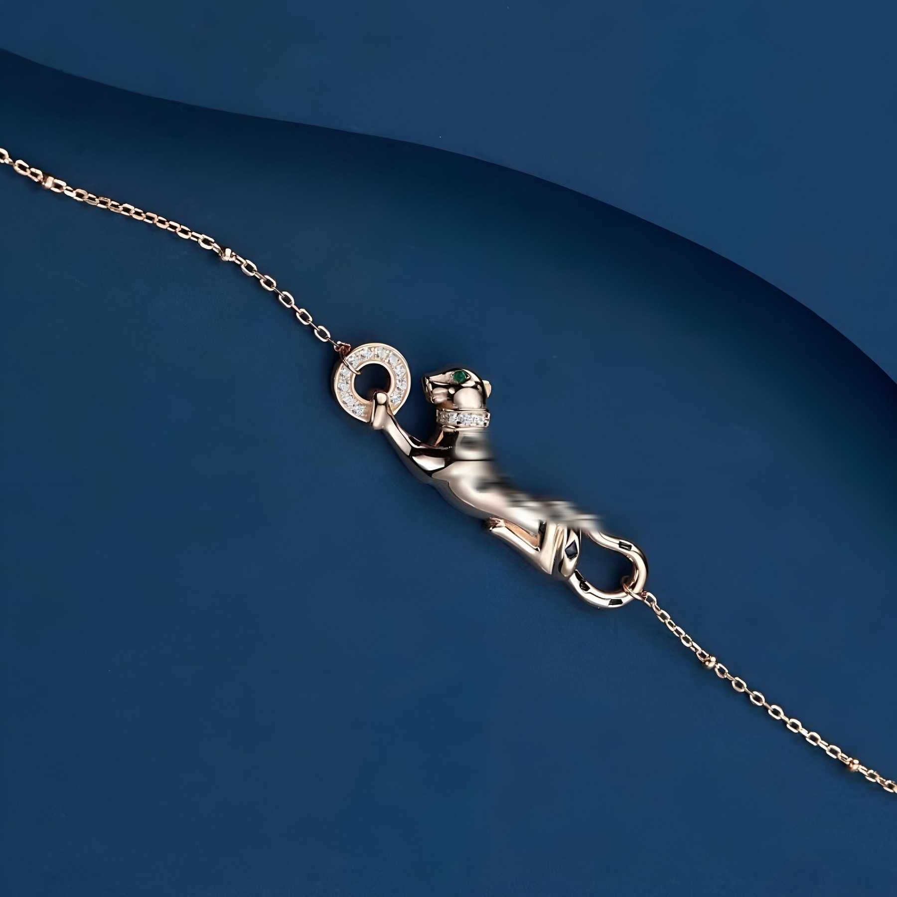 Collier léopard tacheté classique en argent sterling S925 haut de gamme avec un design de niche, collier léopard à la mode plaqué or 18 carats haut de gamme