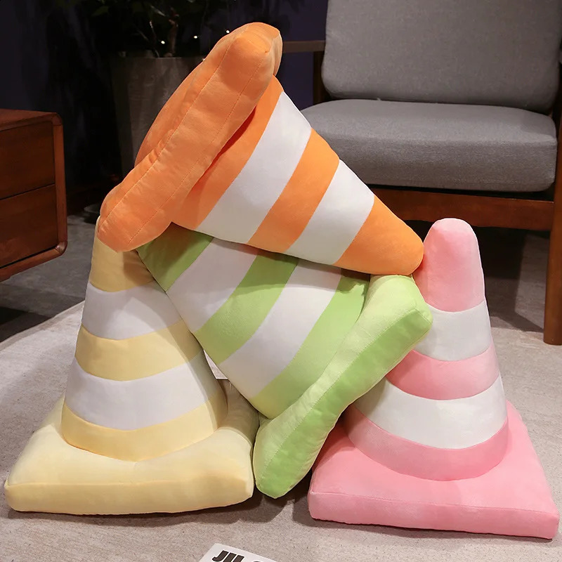 Simülasyon trafik koni peluş yastık yaratıcı doldurulmuş oyuncak inşaat koni işareti yastık bebek çocuklar erkek yol oyunu hediyesi 240119