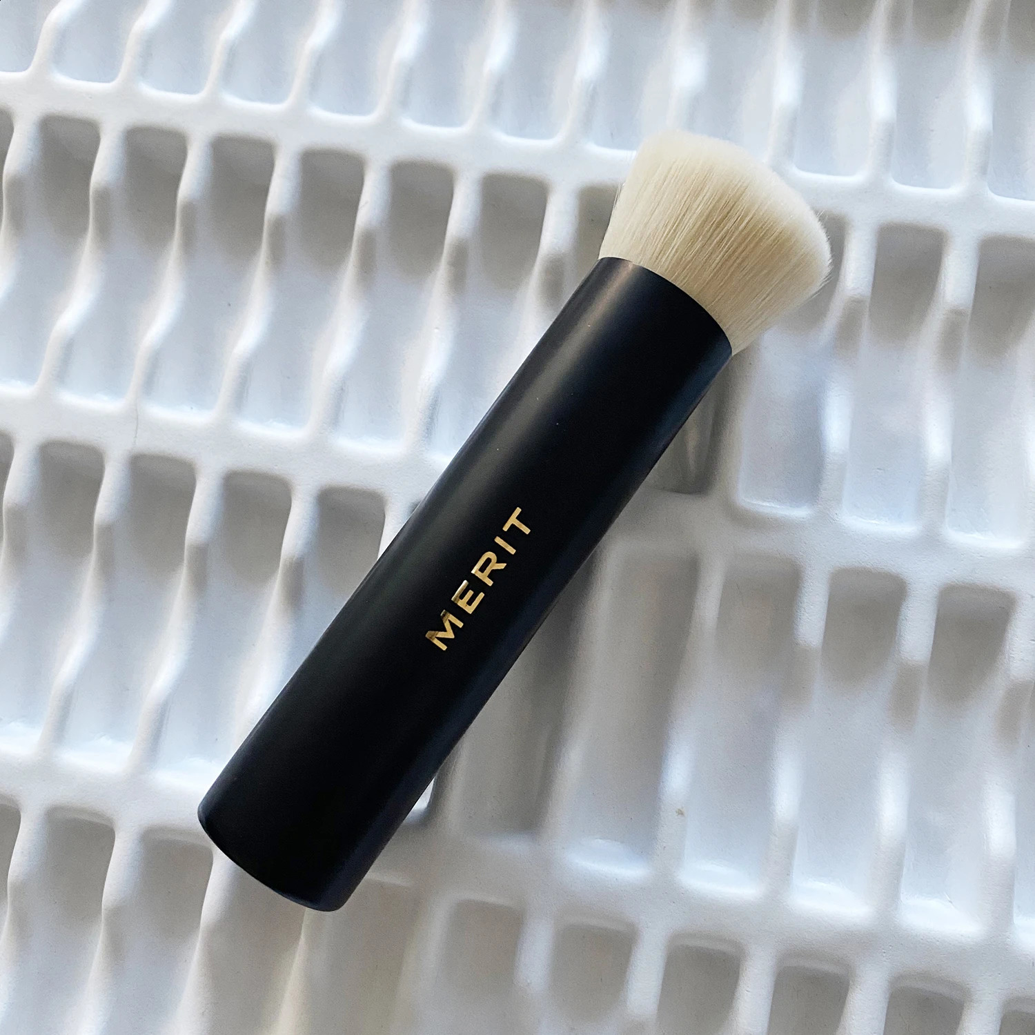 MERIT BLENDING MAKEUP BRUSH No.1 - Slanted Vanish Foundation Cream Contour Seamlessly Blend Cosmetics Tool 240127