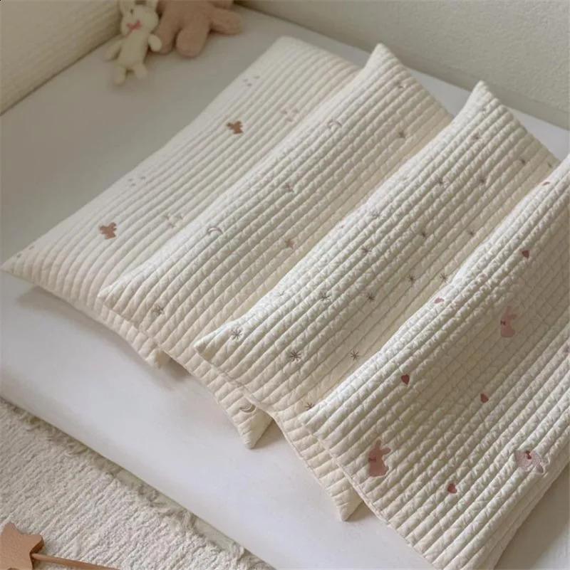 Baby Long poduszka łóżeczko spać dla urodzonych dzieci akcesoria Born Room Decoration Bedding Essentials 240127