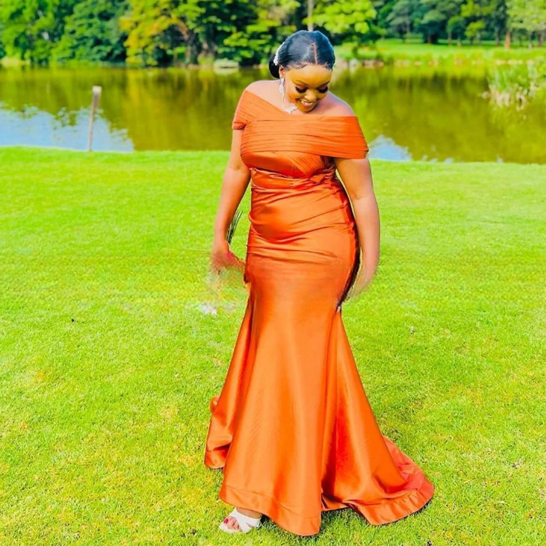 African Arabic Orange Junior Bridesmaid Dresses Plus Size Mermaid Long Bridesmaid Dress Elastic Satin Gowns For Black Women Wedding Guest's Wear in Wedding NR065