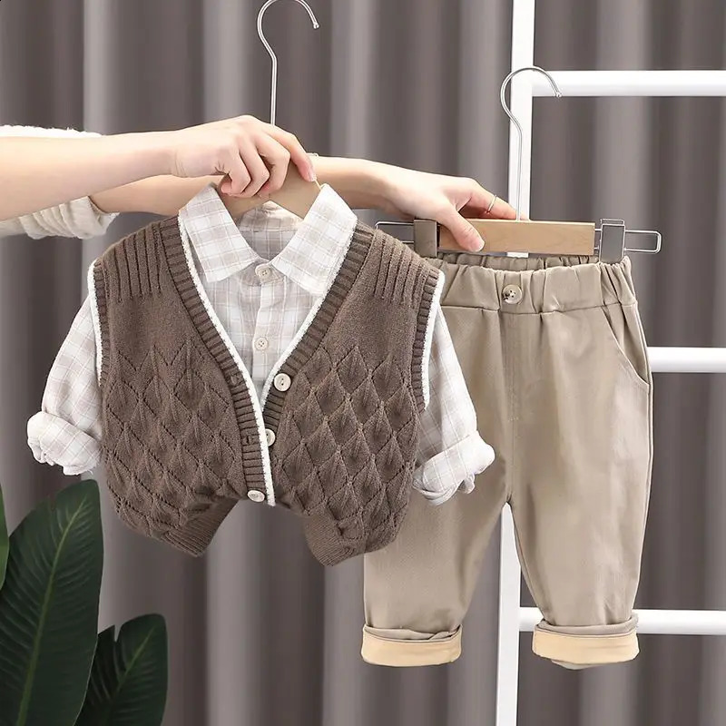 Spring and Autumn Boys Clothing Set Childrens Fashion Knitted Cardigan Tank Top Pants 3-piece Set Handsome Korean Edition 240218