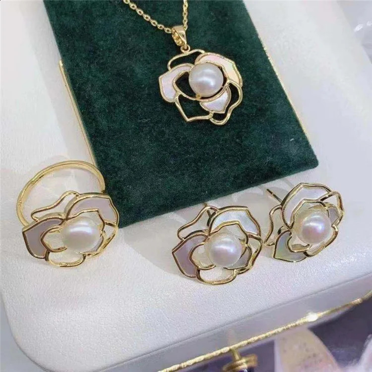Ankomst Fashion Camellia Pearl Jewelry Set 14k Guldfyllda verkliga naturliga sötvatten Pärlhalslingörhängen Ringar för kvinnor 240119