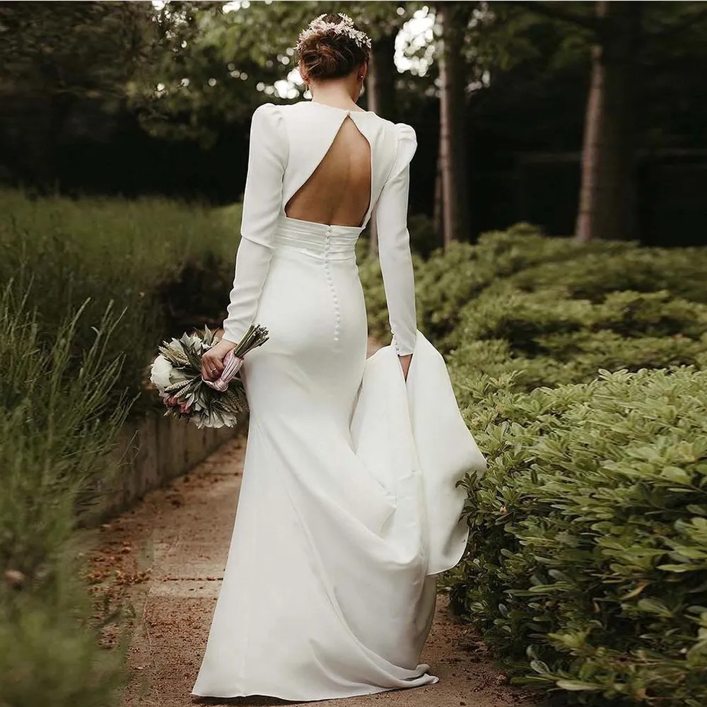 Sexy Open Back V Neck Mermaid Wedding Dresses Satin Long Sleeve Bridal Gowns Ruched Sweep Train Country Garden Mariage