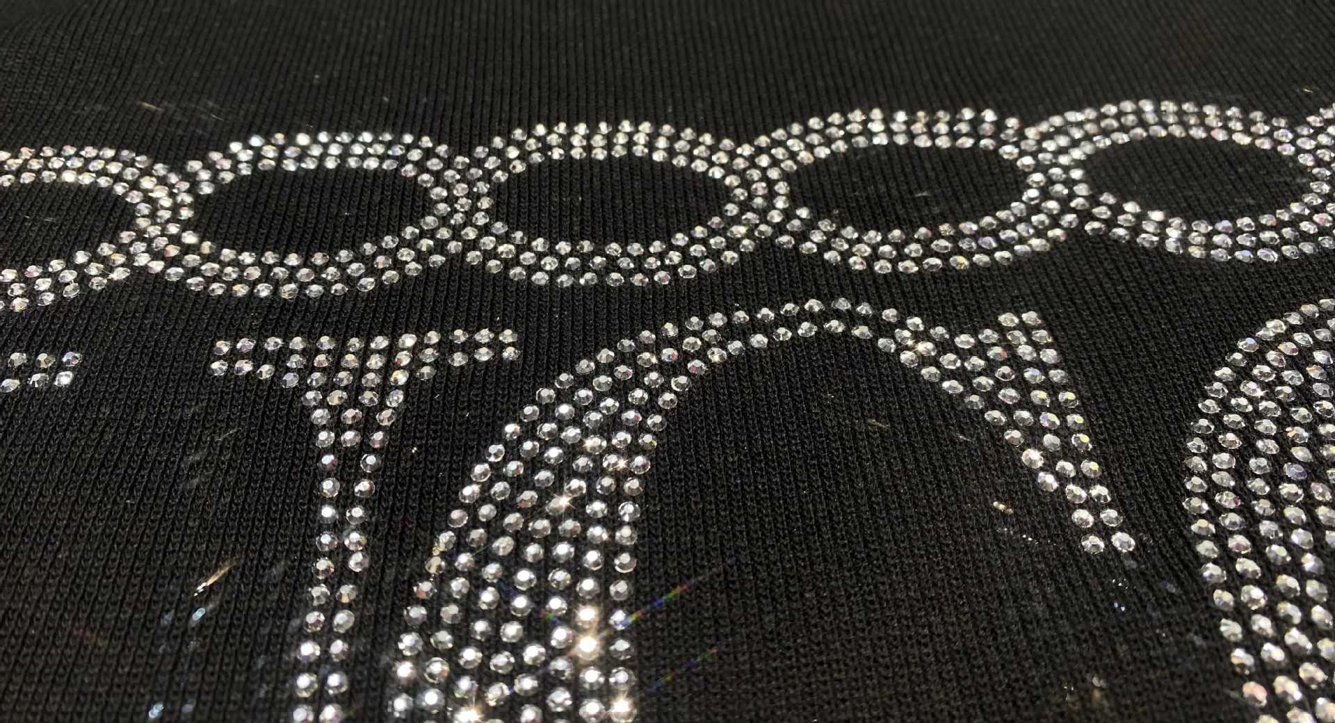 여자 2 조각 팬츠 패션 레터 다이아몬드 2 피스 세트 여자 의상 가을 의류 검은 트랙 슈트 캐주얼 풀오버 스웨터 및 조깅하는 바지 T240217