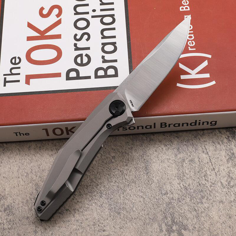 Promocja A0224 High End 0470 Flipper Składanie noża 20CV Satynowe ostrze TC4 TITANIUM TITANIUM Z KALETOWANIEM KALETOWEM KALETU BALOWEJ Noże