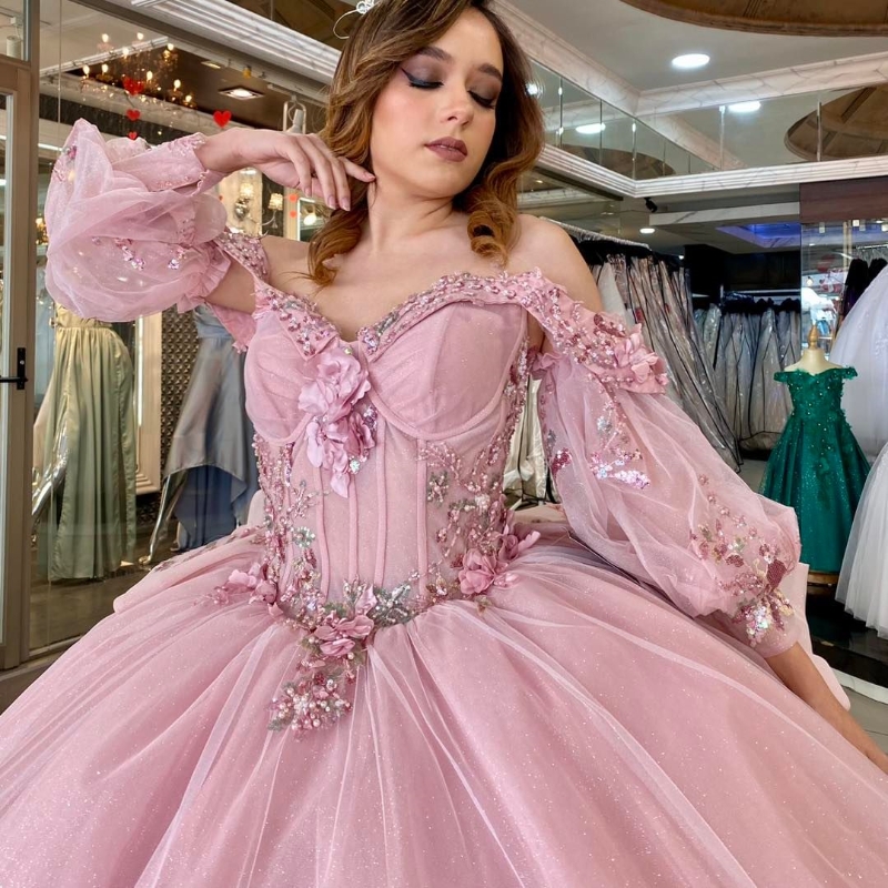 Różowa błyszcząca suknia balowa z ramion sukienki Quinceanera 3D Kwiki Koronkowe koraliki Tull Corset Vestidos de 15 anos