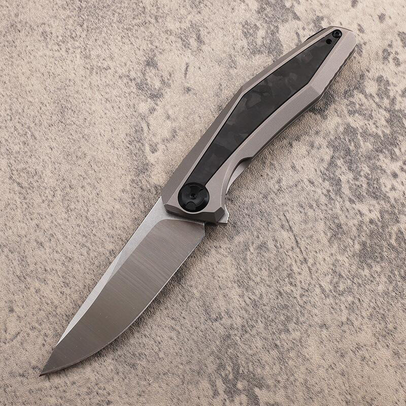 Special Offer A0224 High End 0470 Flipper Folding Knife 20CV Satin Blade TC4 Titanium Alloy with Carbon Fiber Handle Ball Bearing Fast Open EDC Pocket Folder Knives