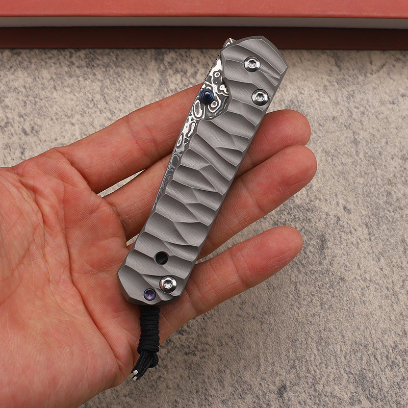 Neues High-End CR kleines Klappmesser Damaskus-Stahlklinge CNC TC4 Griff aus Titanlegierung Außen-EDC-Taschenordner Messer Überlebensausrüstung