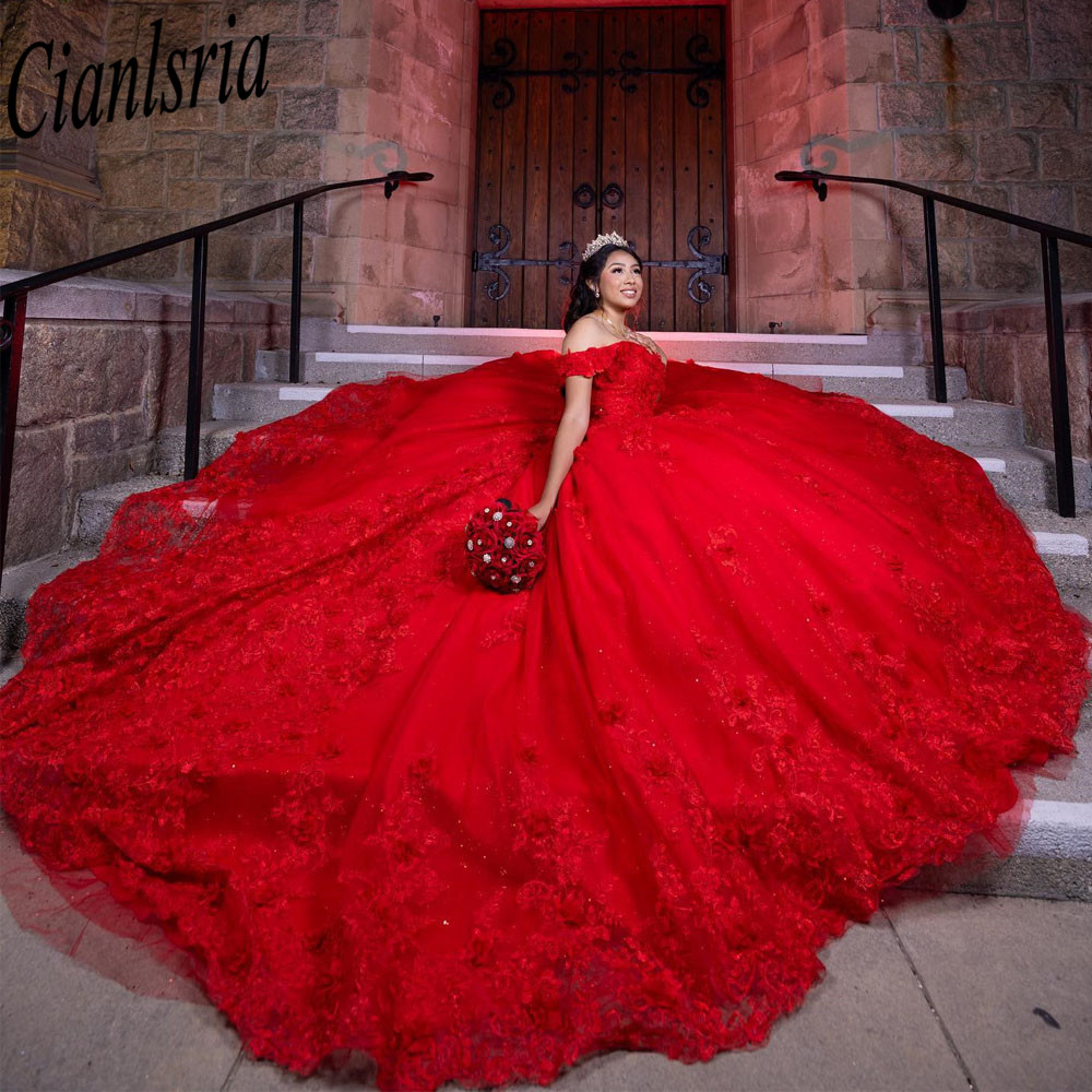 Abito da ballo rosso di lusso Sweet 16 Abiti Quinceanera 2024 Spalle scoperte Perline Fiori 3D Appliques Perle Abiti da 15 anos