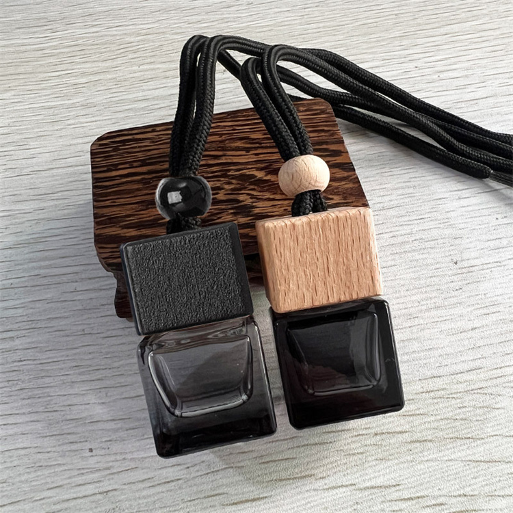 Wholesale Hanging Car Aroma Diffuser 8ml Air Freshener Cube Frosted Car Hanging Perfume Bottle With Wood Cap