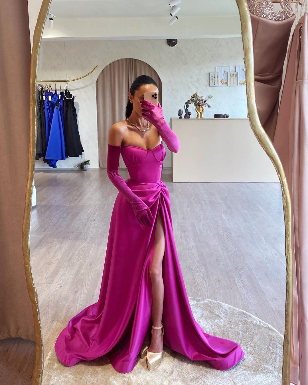 Robes de bal sexy fuchsia grande taille longues pour femmes chérie drapée haut côté fendu fête d'anniversaire formelle robes de soirée de célébrité sans gants