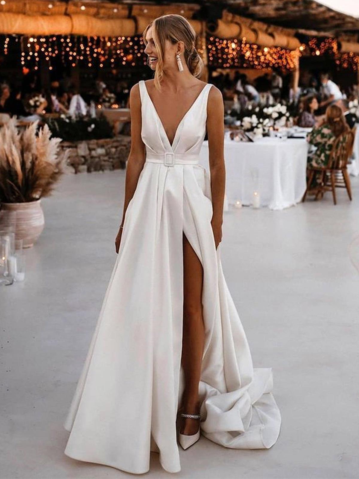 Abiti da sposa in raso dal design semplice A Line Abiti da sposa sexy da giardino con scollo a V profondo senza schienale e spacco lungo Plus Size Robes de mariage BC18229