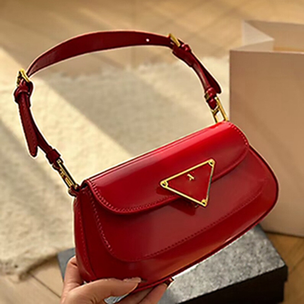 Fashion Shiny RED leather shoulder bag Luxury Designer Hand Bags High Quality Leather Bags can be carried by hand or worn with a shoulder strap Sizes 25*10cm