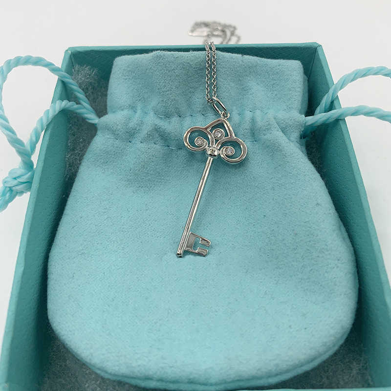 Pendant Necklaces S925 Silver Tiffanynet Crown Key Necklace Female Rose Gold Diamond Pendant Collar Chain Heart Shaped Sweater Chain Sunflower Iris