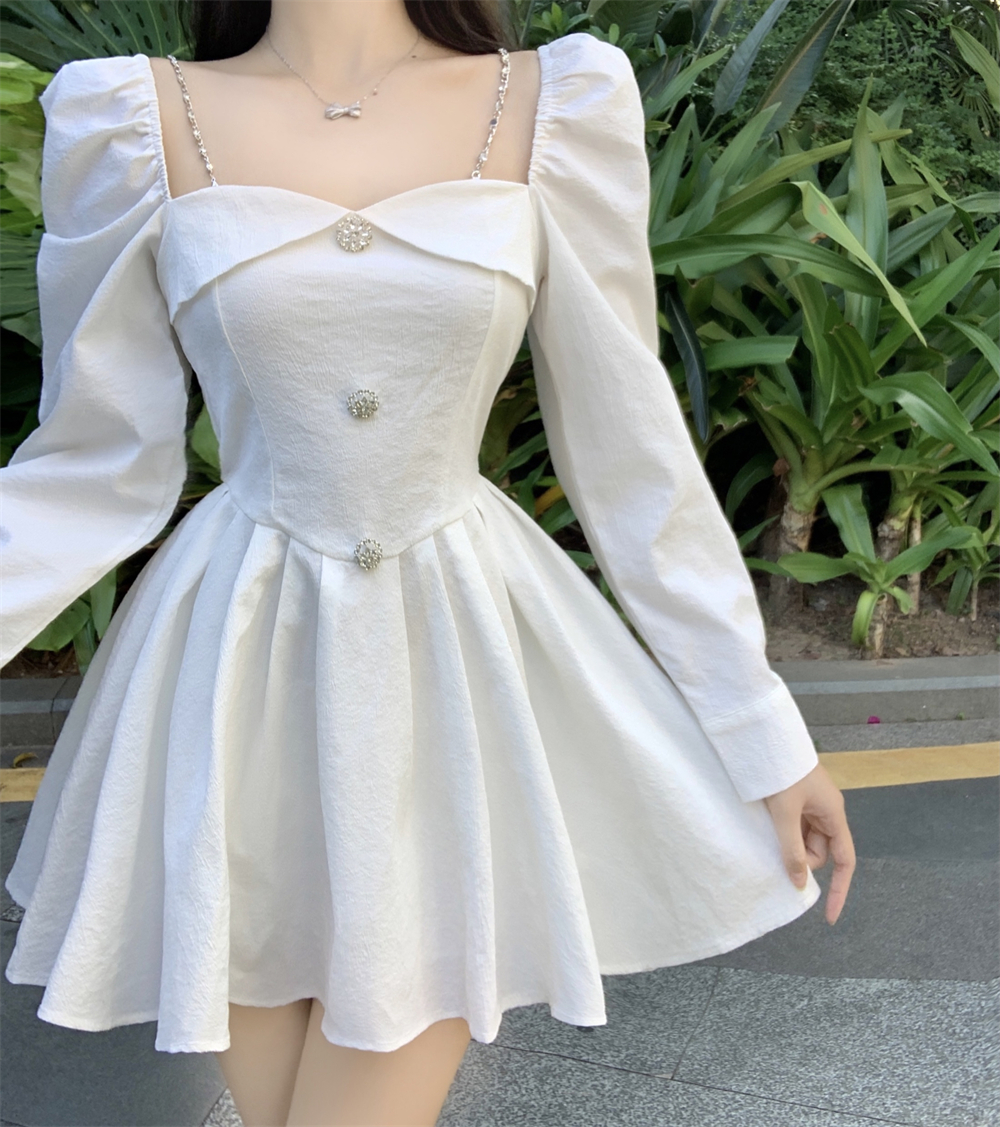 Vestido branco manga comprida gola quadrada corte A com cintura fina S M L