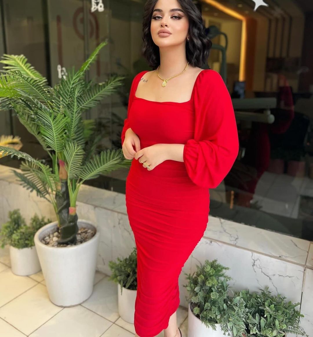 女性のためのアフリカのセクシーな赤いシースカクテルパーティードレススクエア首の長袖ティーレングスガールズショートウエディングドレスセレブイブニングドレス