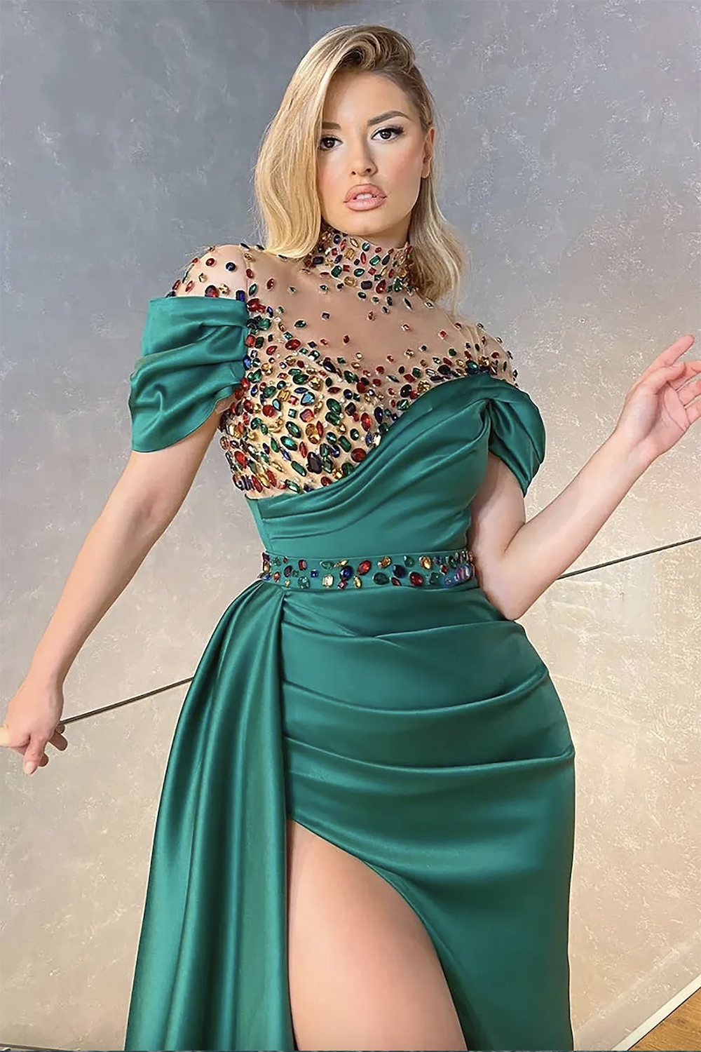 Lüks Kadınlar Gece Elbise Yüksek Yakalı Kısa Kollu Prom Gowns Crystal Fırfır Bölünmüş Yan Süpürme Tren Elbisesi Parti Özel Made