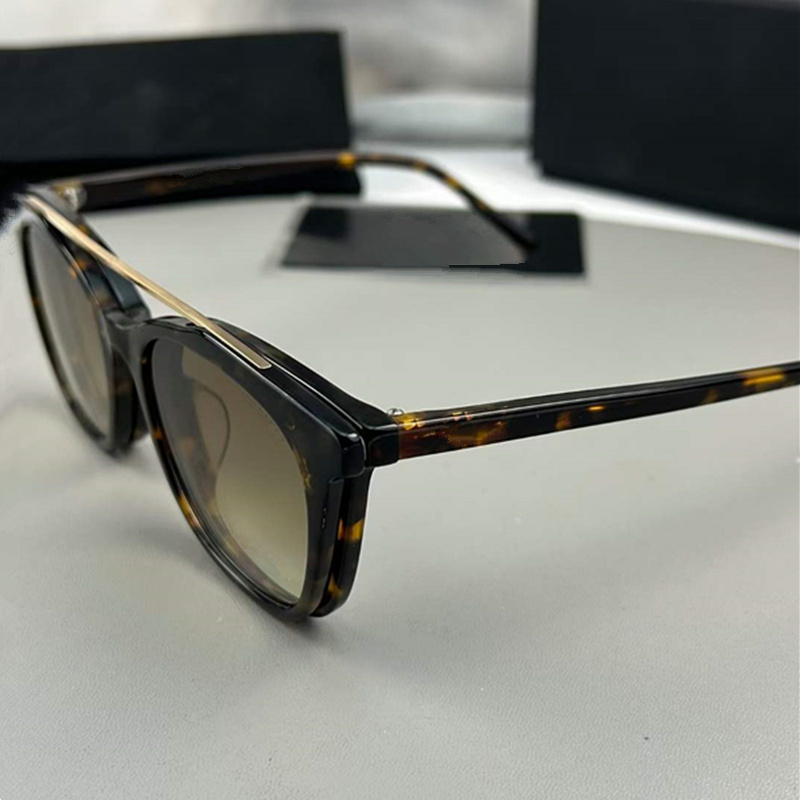 Luxury 52Cal93 Cateye Sunglasses Clipons SetSconcise women optical plank frame 2つの磁気クリップオンゴーグルUV40051-19-145