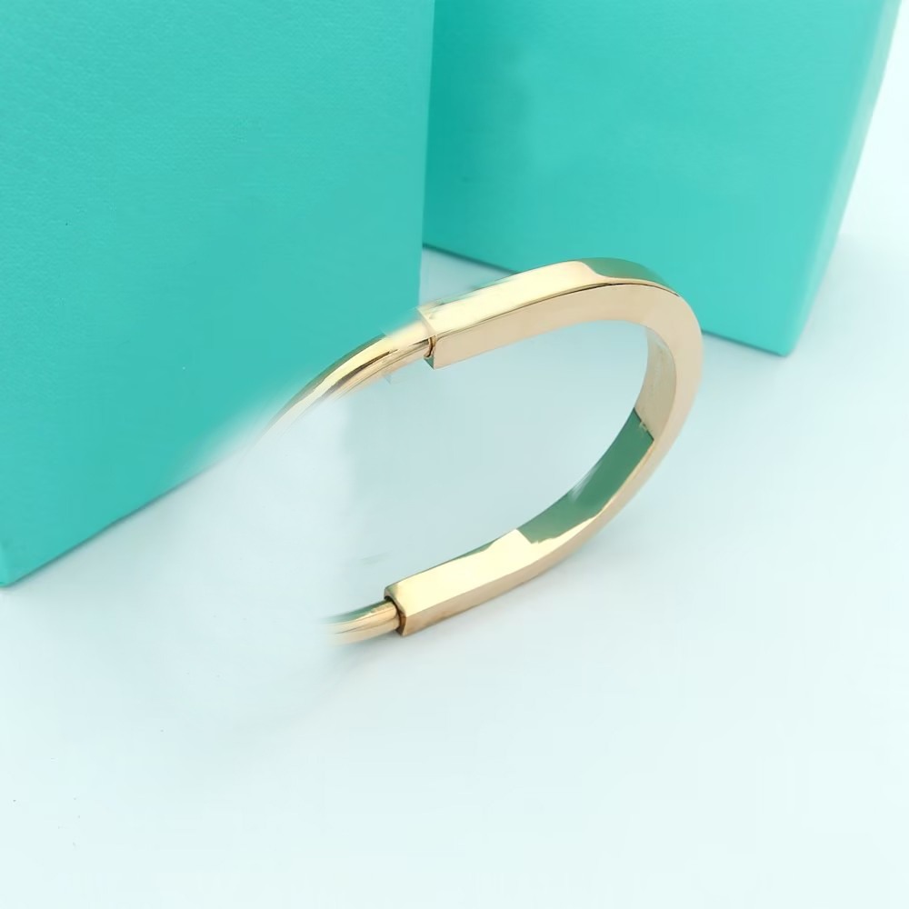 Luxury 18k gold U-shape Bracelet Designer Lock Bangle Titanium steel for Women Man Bracelets Fashion Jewelry Accessories Wedding Party Gifts