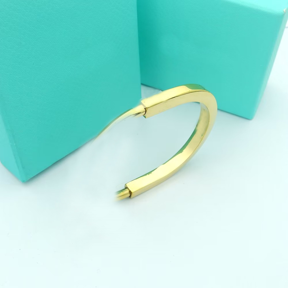 Luxury 18k gold U-shape Bracelet Designer Lock Bangle Titanium steel for Women Man Bracelets Fashion Jewelry Accessories Wedding Party Gifts