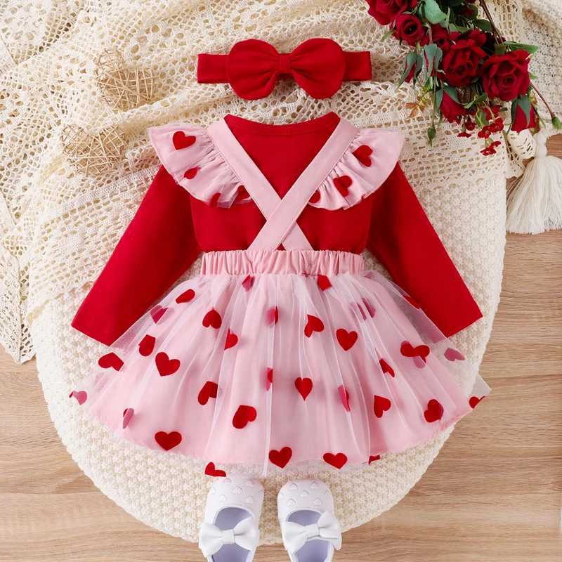 Kledingsets ma baby 0-18M Kerst pasgeboren baby babymeisje kleding set lange mouw rode romper hartprint rok hoofdband kerstkostuums D05