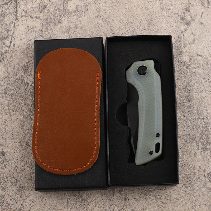 Nuovo arrivo A2240 Coltello pieghevole di sopravvivenza all'aperto D2 Black Stone Wash Drop Point Lama CNC G10 con manico in lamiera di acciaio inossidabile Cuscinetto a sfere Coltelli EDC aperti rapidamente