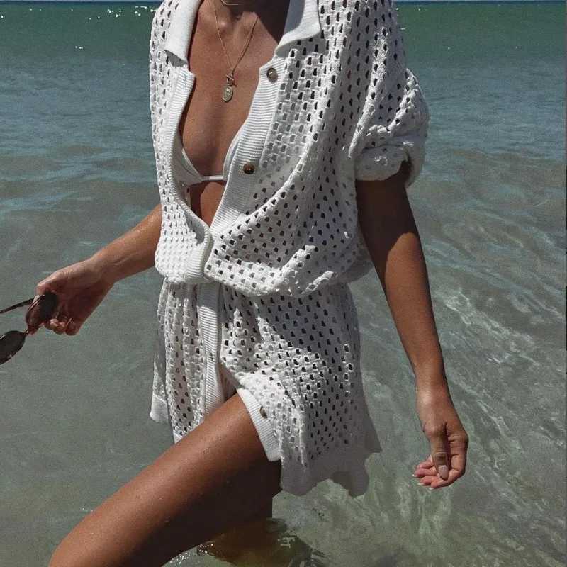 Podstawowe sukienki swobodne 2022 Spring/Summer Bikini Sweter pusta wszechstronna V-Neck krótkie rękawa Y2K KNITED Płaszcz Sweter plażowy J240222