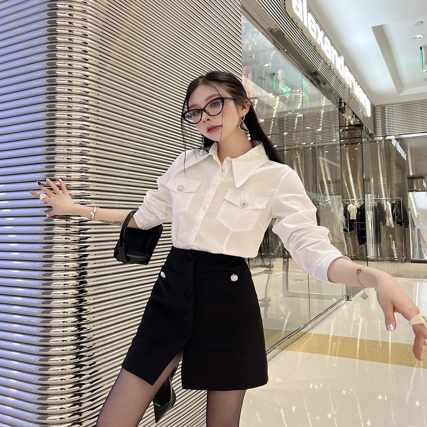 Designer Women's Two Piece Dress Drill Button Decoration Spring Elegant College Style Long Sleeve Y2k Shirts Top Cardigan Half-body Skirt