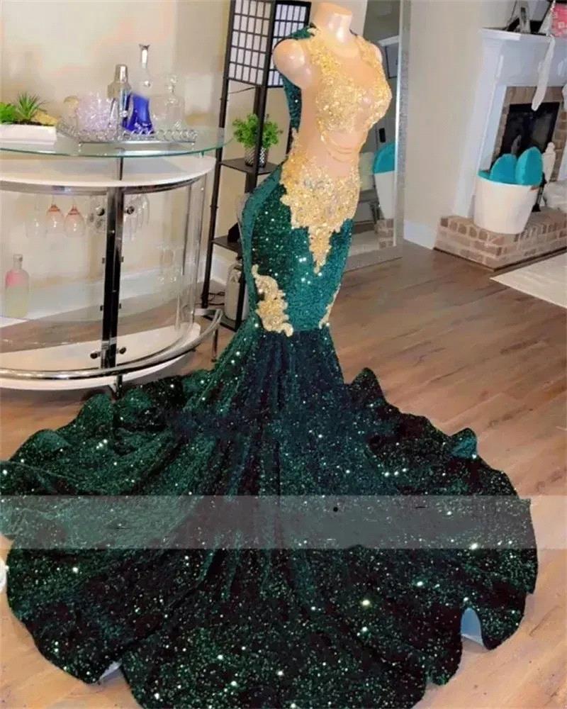 Sparkly Dark Green Mermaid Prom Dresses 2024 för svarta flickor Golden Lace Applicques Beads Tassels Velvet Sequin Party Gown BC18147 0222