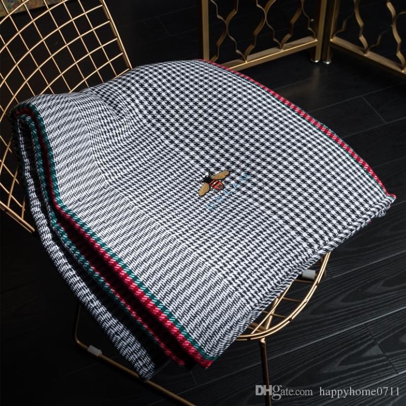 Motif à carreaux noir et blanc Signature Throw Bee broderie Couverture Accueil Voyage Femmes Écharpe Châle Chaud Couvertures de tous les jours Grand 150 20194g