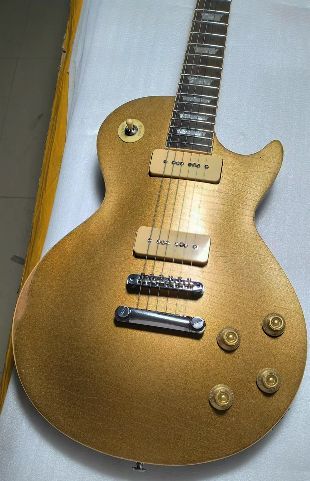 Klassieke custom shop heavy relic goldtop elektrische gitaar, hals- en bodygitaar uit één stuk, P90 pickups, aangepaste service is beschikbaar