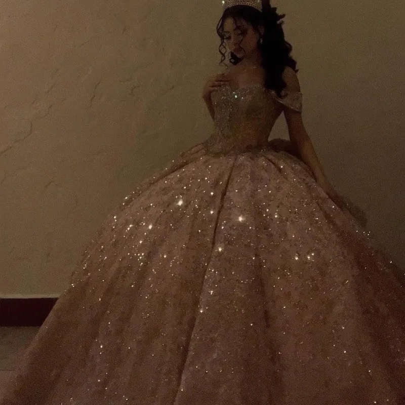 الوردي الحبيب الرقبة الحلو 16 فستان quinceanera 2024 اللامعة اللامعة من الترترات الأميرة كرات Vestidos de 15 Anos