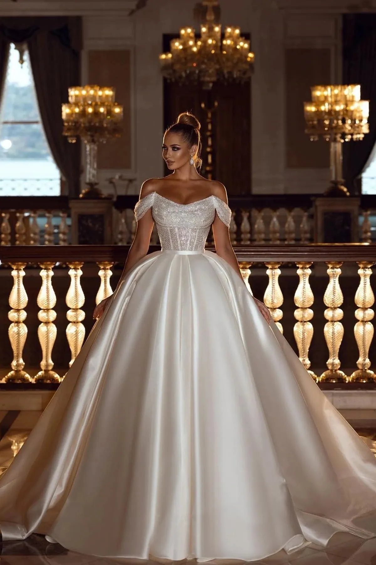 Robes de mariée de robe de bal de paillettes scintillantes avec train de satin détachable élégant hors de l'épaule Dubaï arabe moderne robes de mariée Robe de