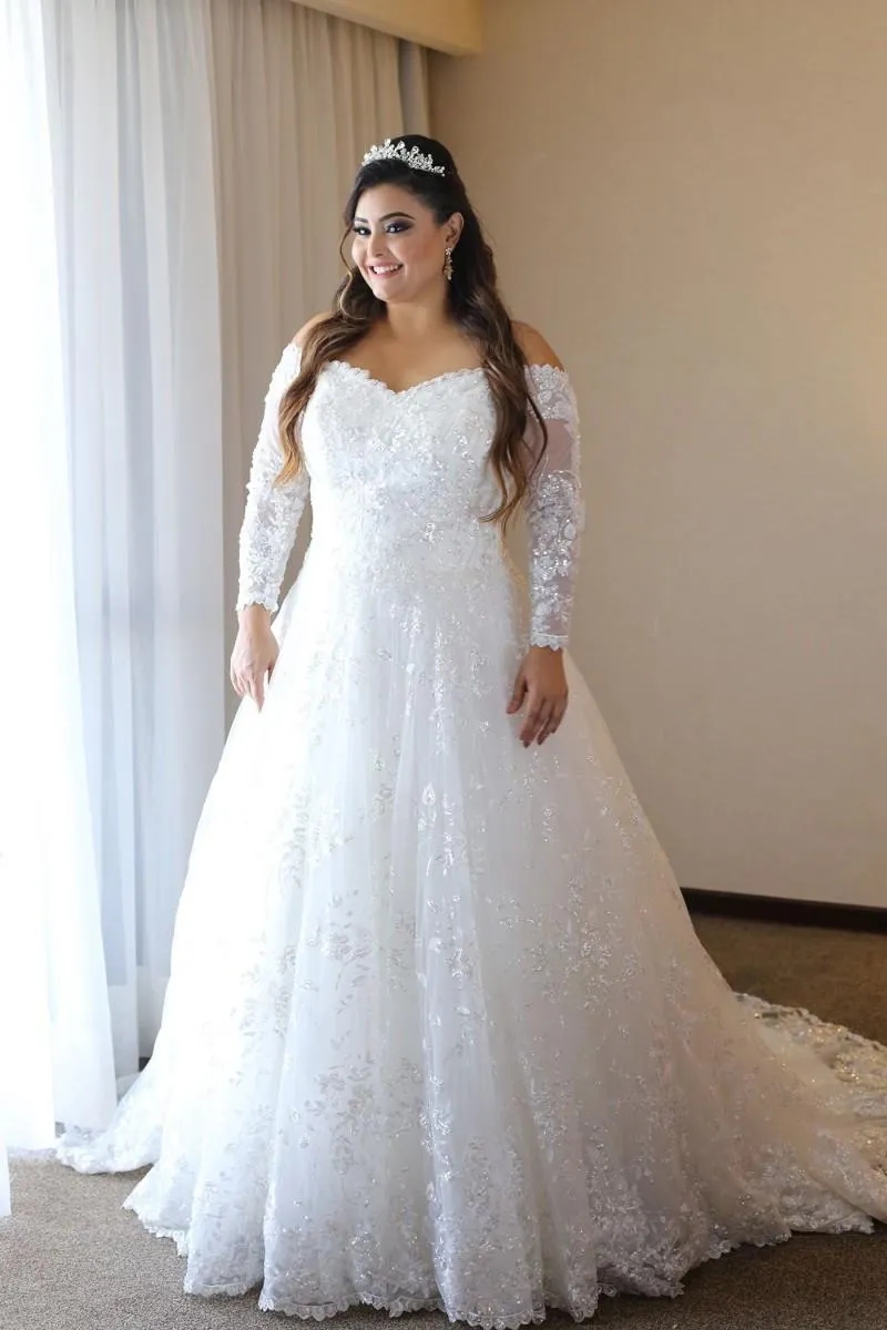 Incroyable dentelle, plus la taille des robes de mariée de l'épaule pure manches longues robes de mariée une ligne illusion dos balayage train robes de mariée