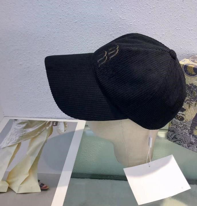 Luksusowa zimowa czapka baseballowa dla mężczyzn i kobiet designerskie kobiety aksamitne czapki kulkowe casquette unisex solidny haft literowy nadruk dopasowany farm z czapkami bali przeciwsłonecznej