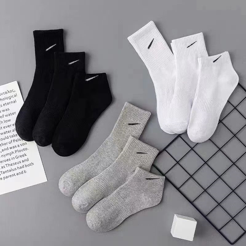 high quality designer full cotton embroidery socks stockings women cotton sports socks breathable mens socks Womens socks 3 lengths socks hot style