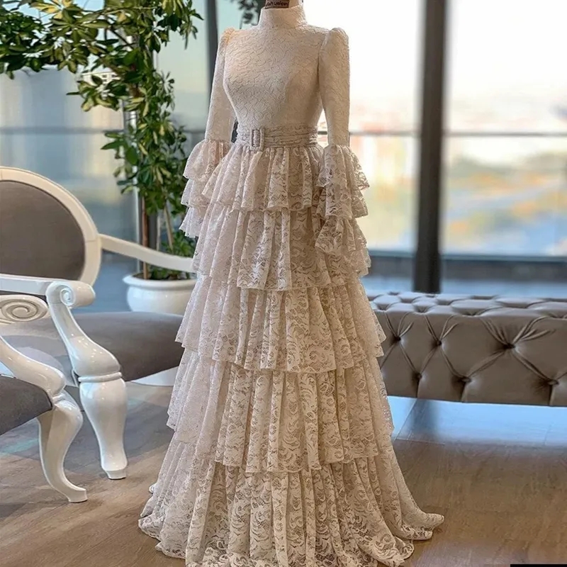 Vintage Full Lace Prom Dresses Tiered Long Sleeves A Line Formal Evening Gowns Floor Length Empire Waist Beige elegant Special Occasion Dress