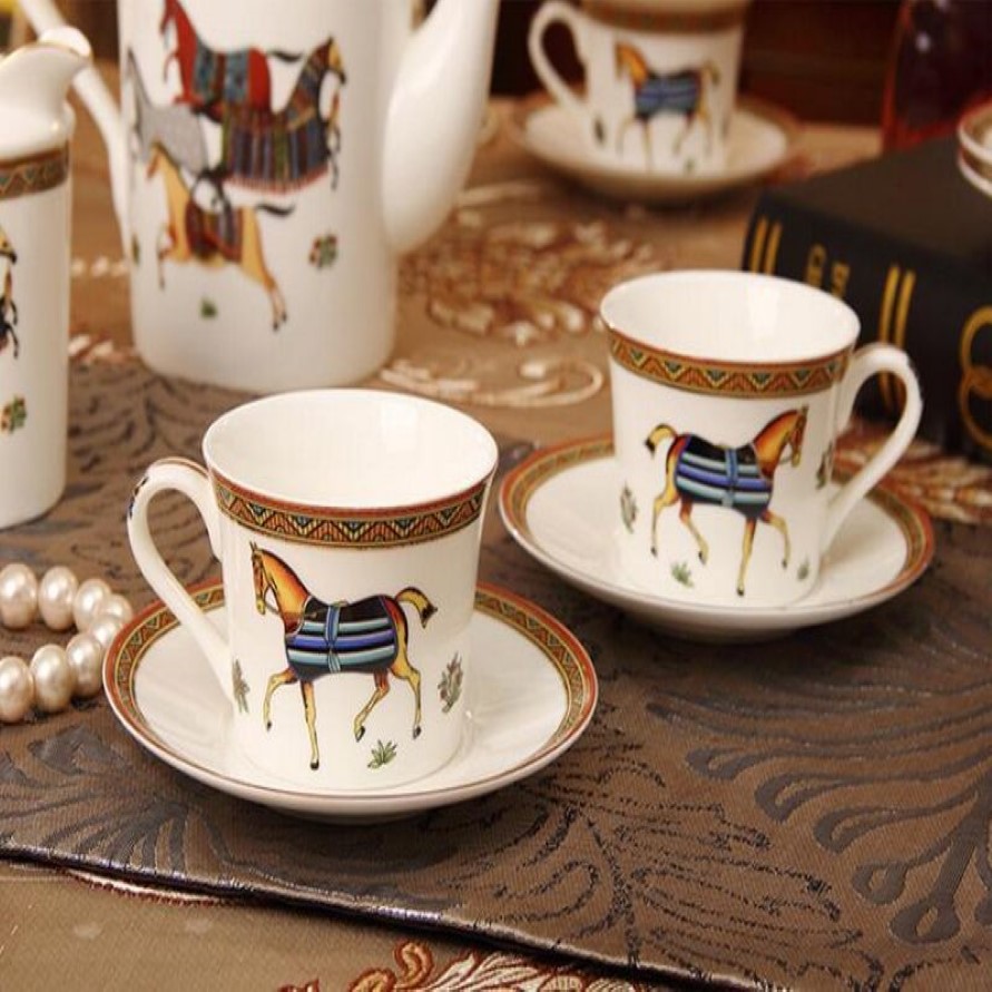 Tasse à café en porcelaine Design cheval avec soucoupe, ensembles de café en porcelaine, verres à thé contour doré, Cups282c