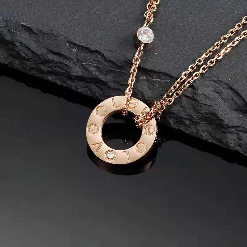 C Necklace High Edition V-Gold Card Family Round Cake Necklace Womens Classic LOVE Series Round Collar Chain with Diamonds but Without Diamonds Fashion Pendant